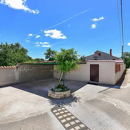 House Lucano 2424 Tatil Evi *
